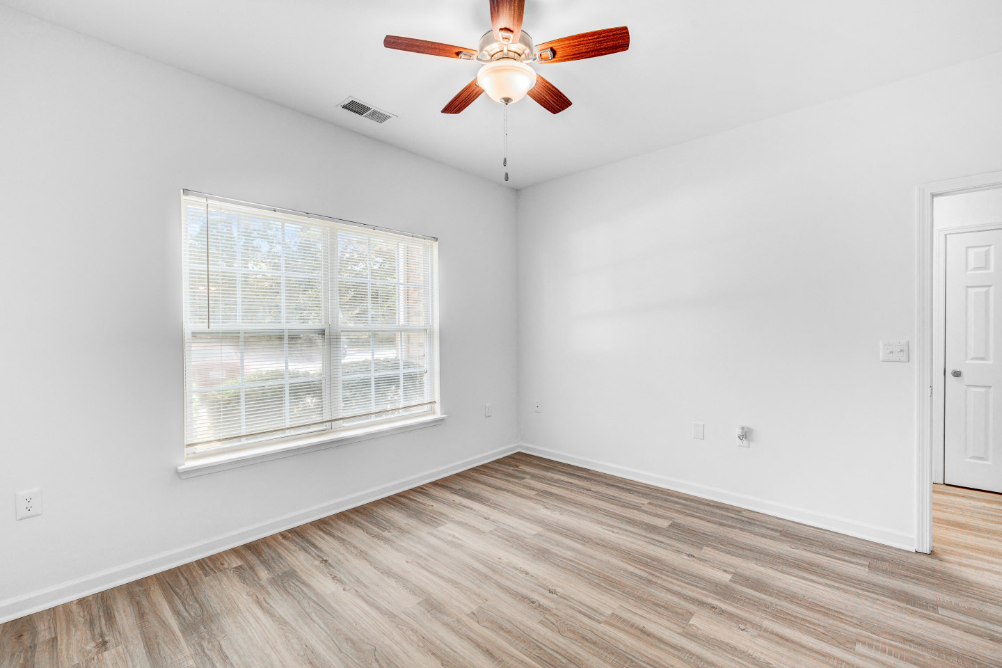 Flats at Leland Image 19