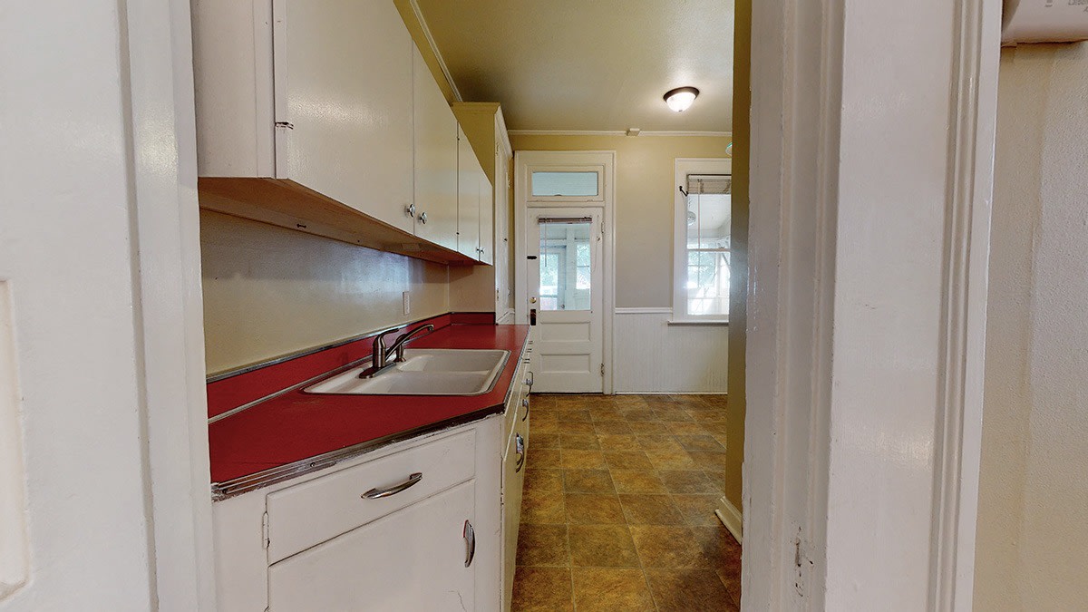 1360 Franklin Image 14