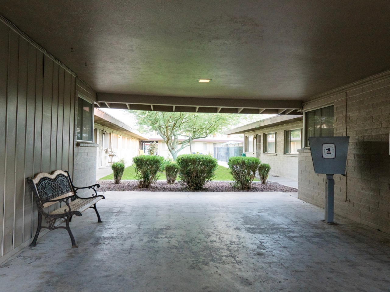 Tropicana Apartments Image 8