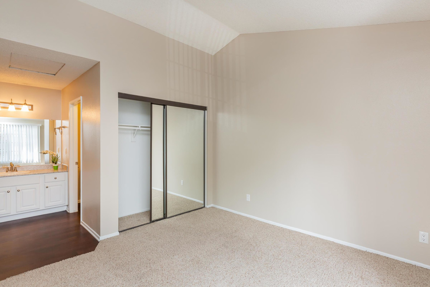 Oak Tree Court Image 20