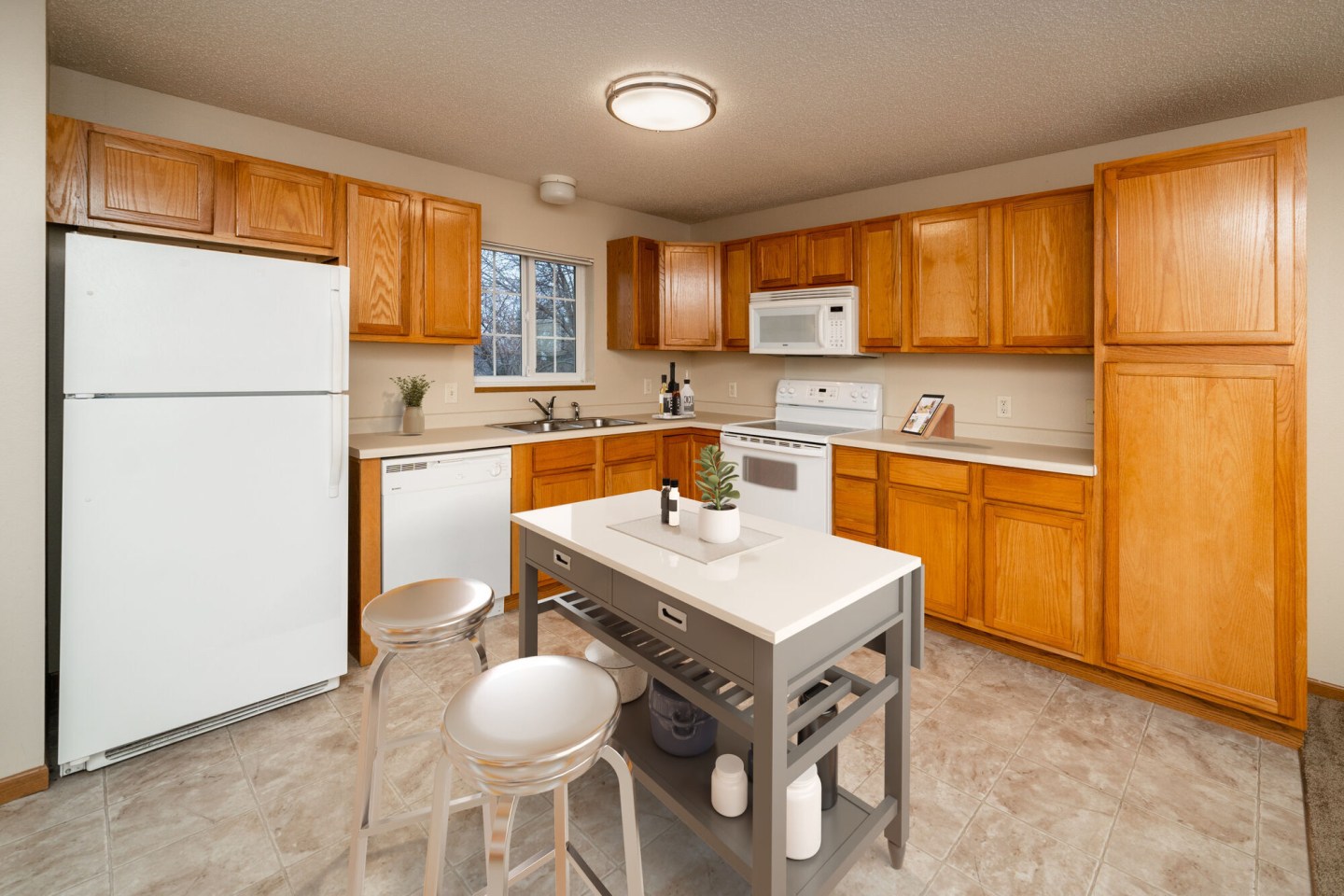 River Oak Heights Image 1