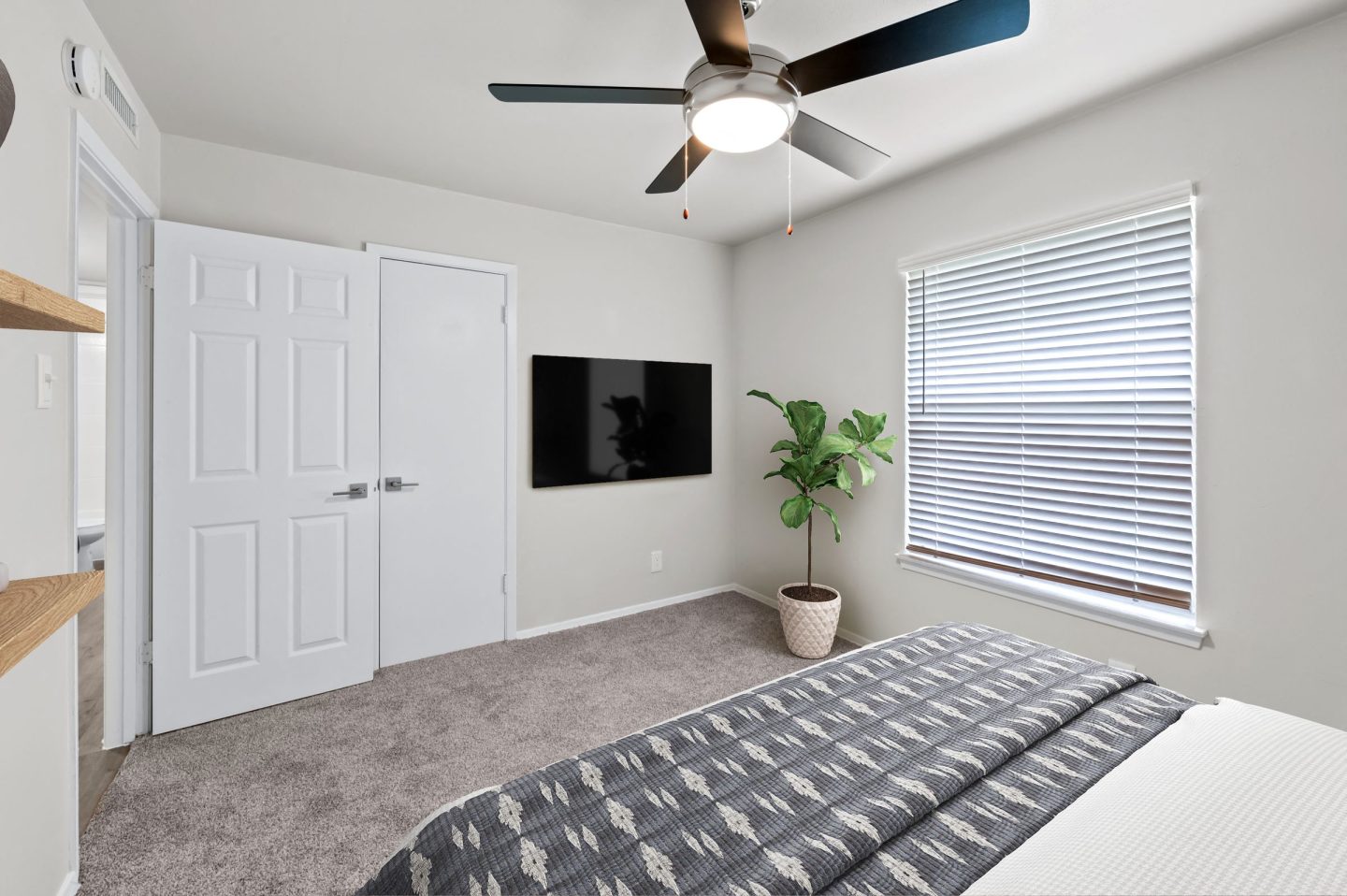Sunset Heights Image 14