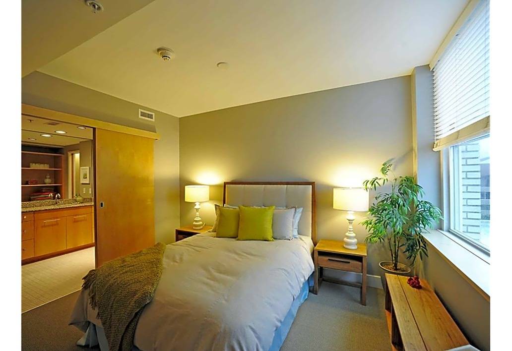 909 Walnut Image 19