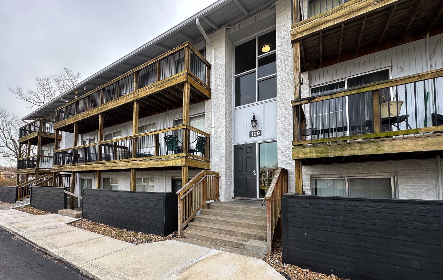 Somerset Villa Apartments Image 13