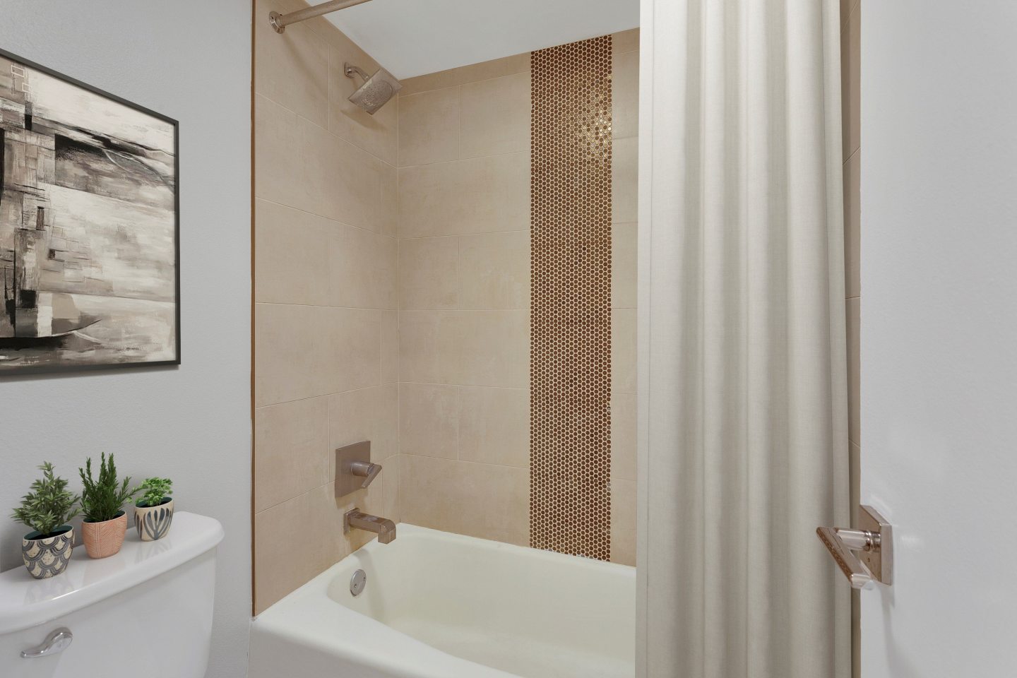 1044 Downing Image 22