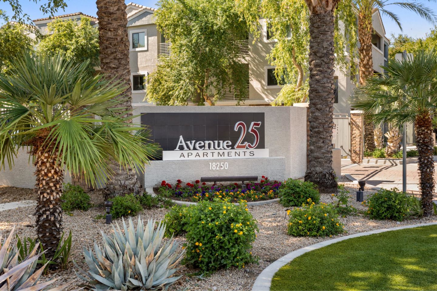 Avenue 25 Image 24