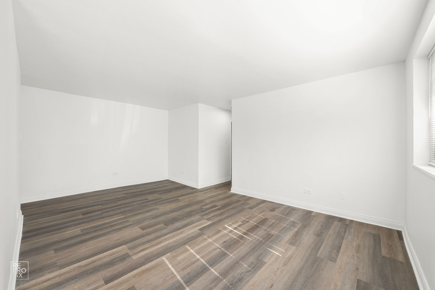 8342-8350 S Ellis Ave Image 15