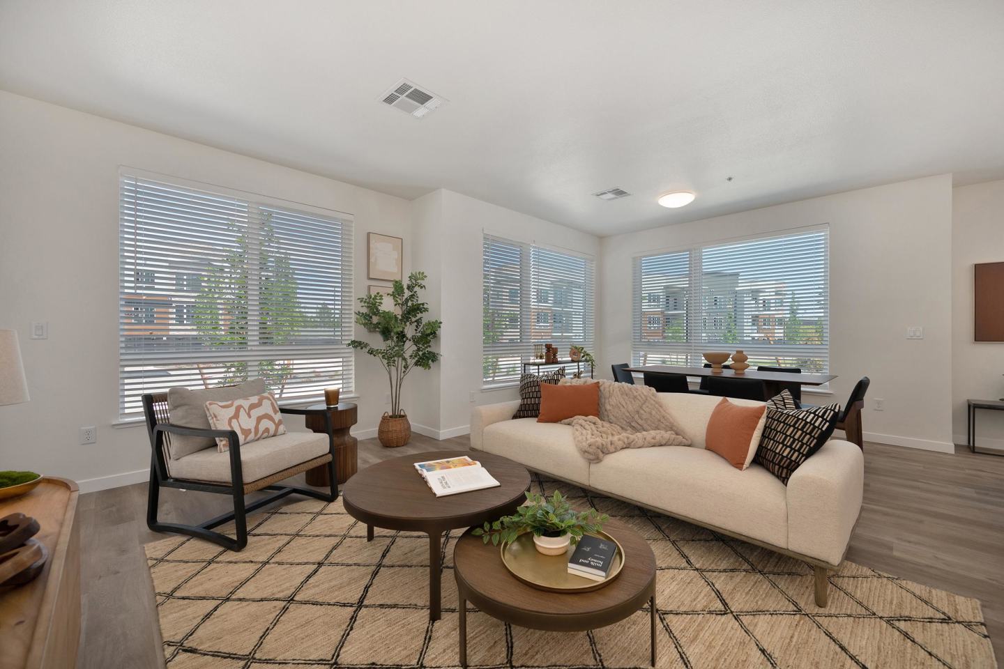 Halcyon Apartments Image 95
