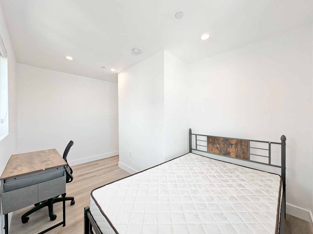 TL 1361 W 35th St - Co-Living Image 23