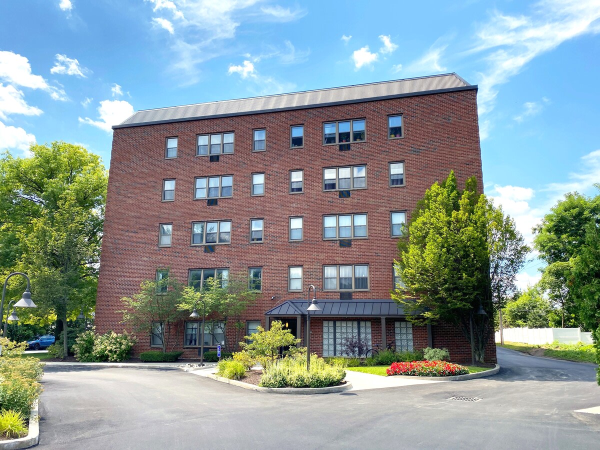 Towne Towers Image 1