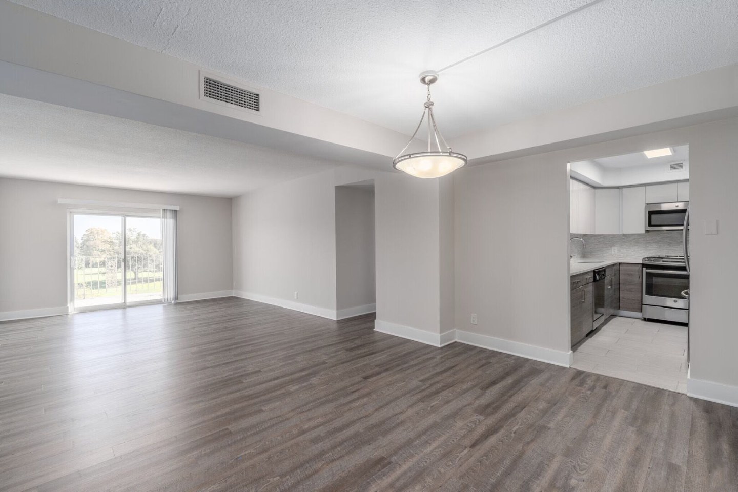 Plaza Apartments Image 23