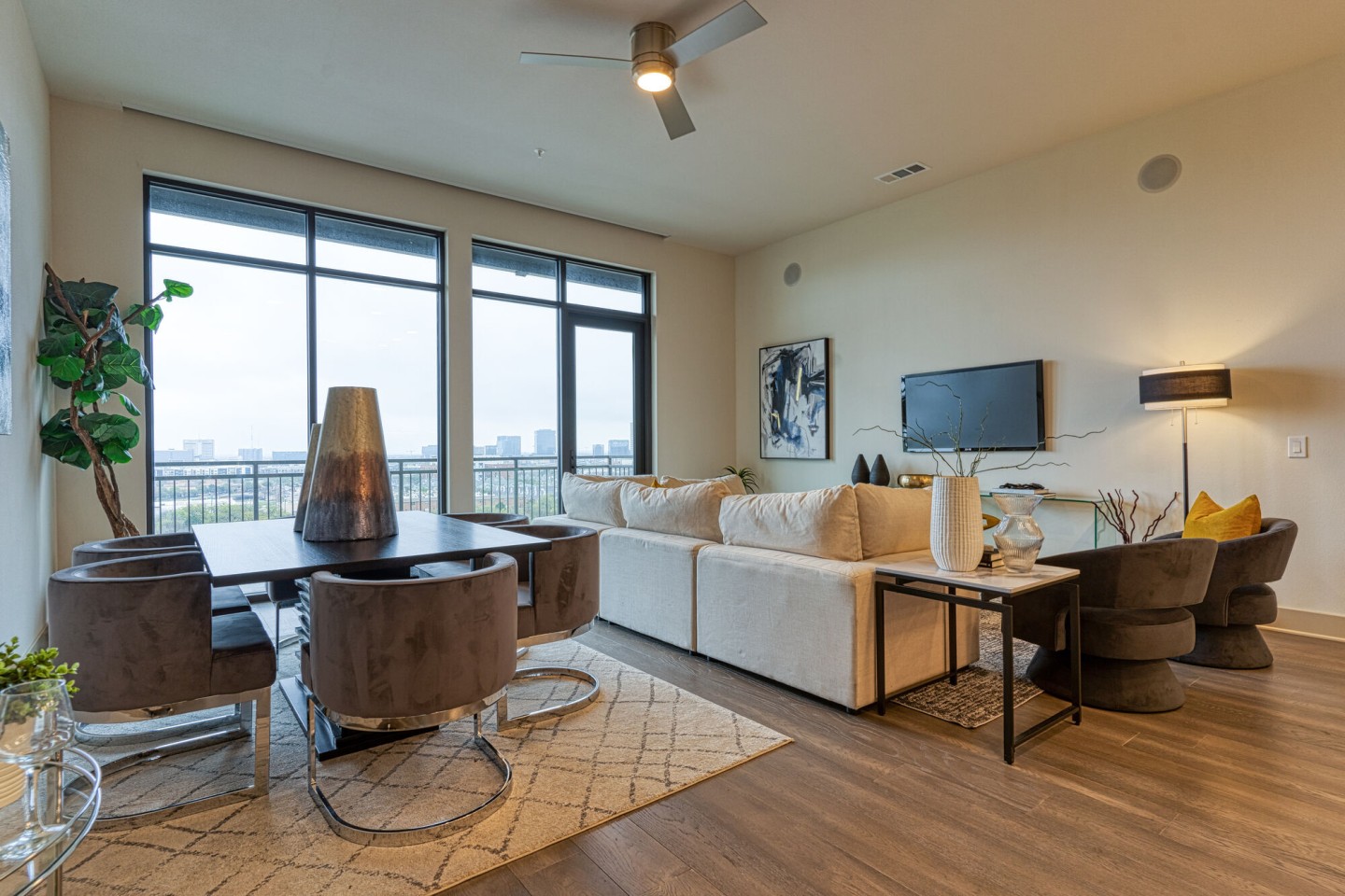 Residences at The Grove Image 24