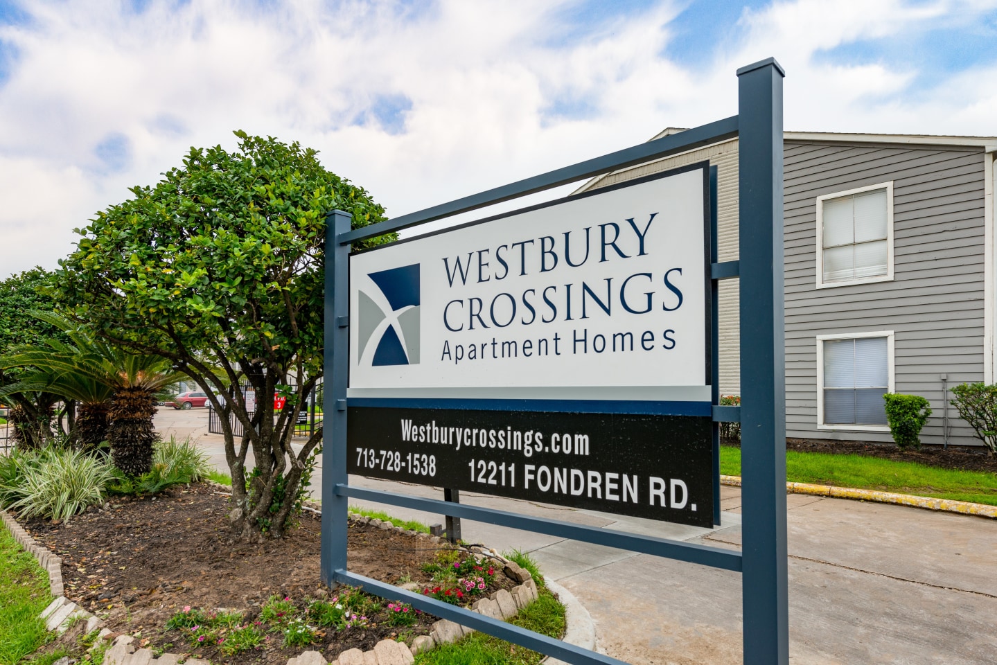 Westbury Crossing Image 15