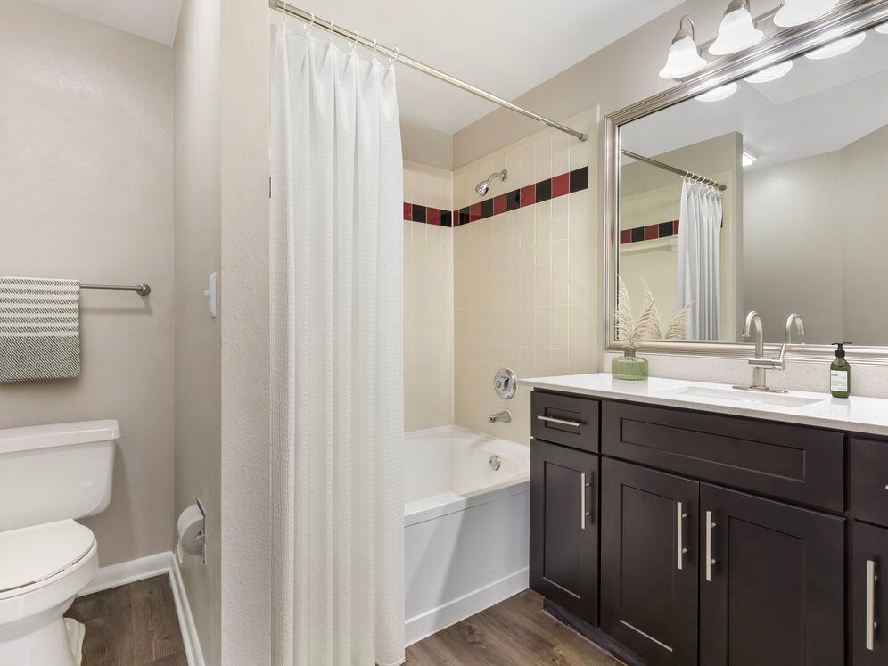 Waterford Court Apartments Image 34