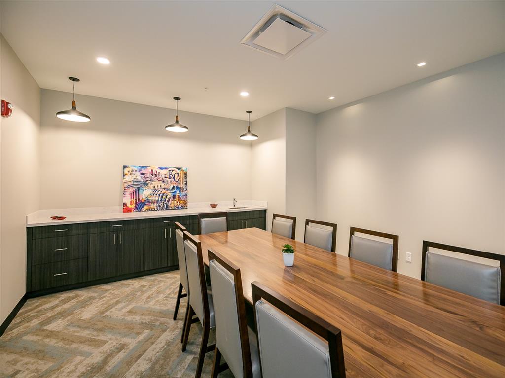 Blvd 64 Apartments Image 10