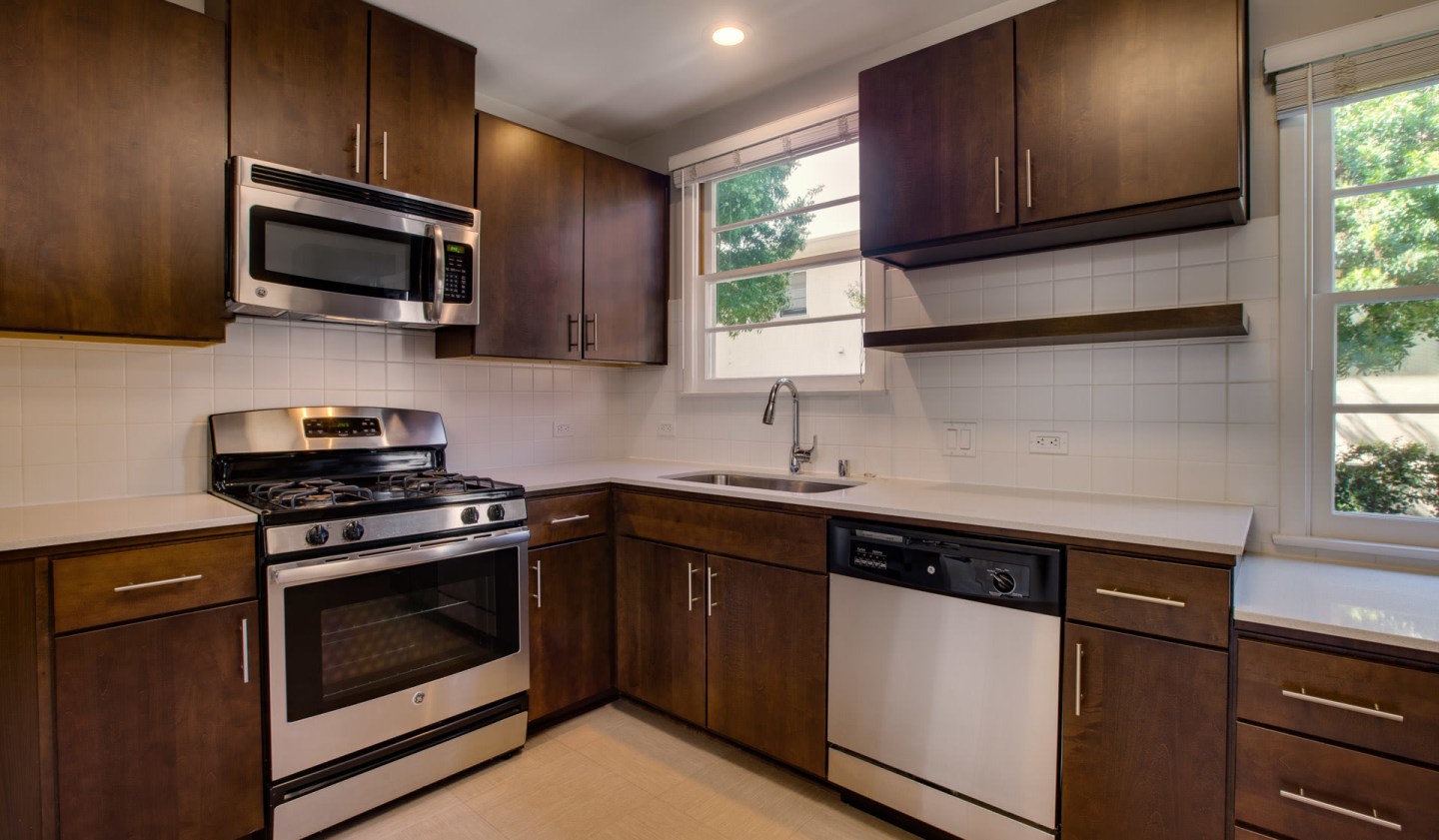 Lincoln Place Apartment Homes Image 3