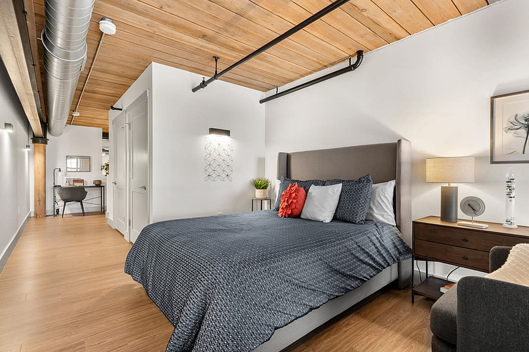 Riverwalk Lofts Image 26