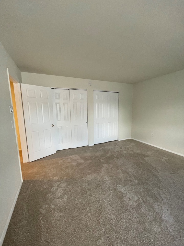 Skidmore Apartments Image 38