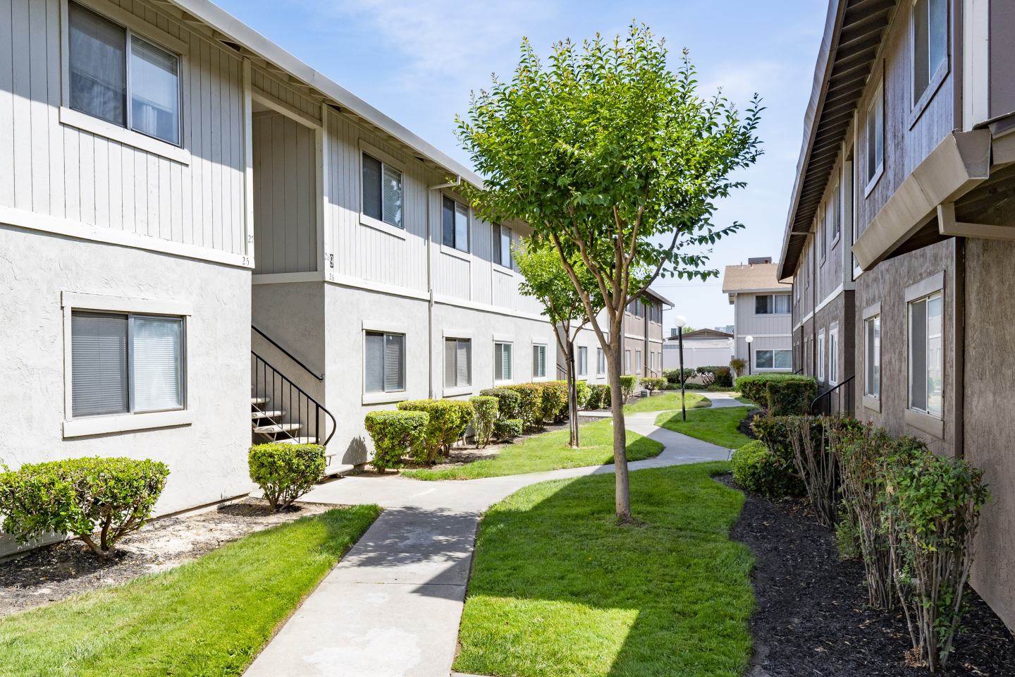 Sutter Apartments Image 11