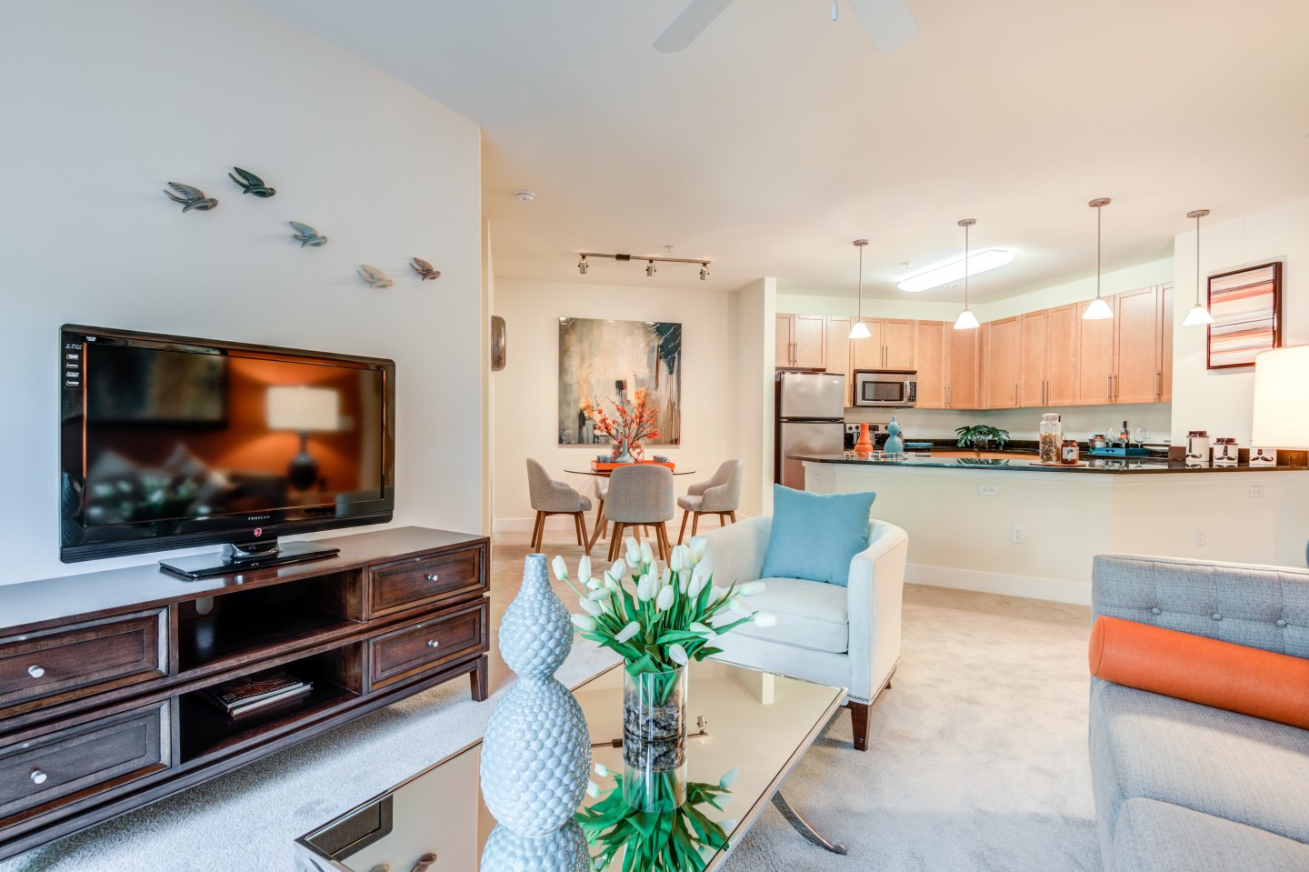 800 Carlyle Image 3