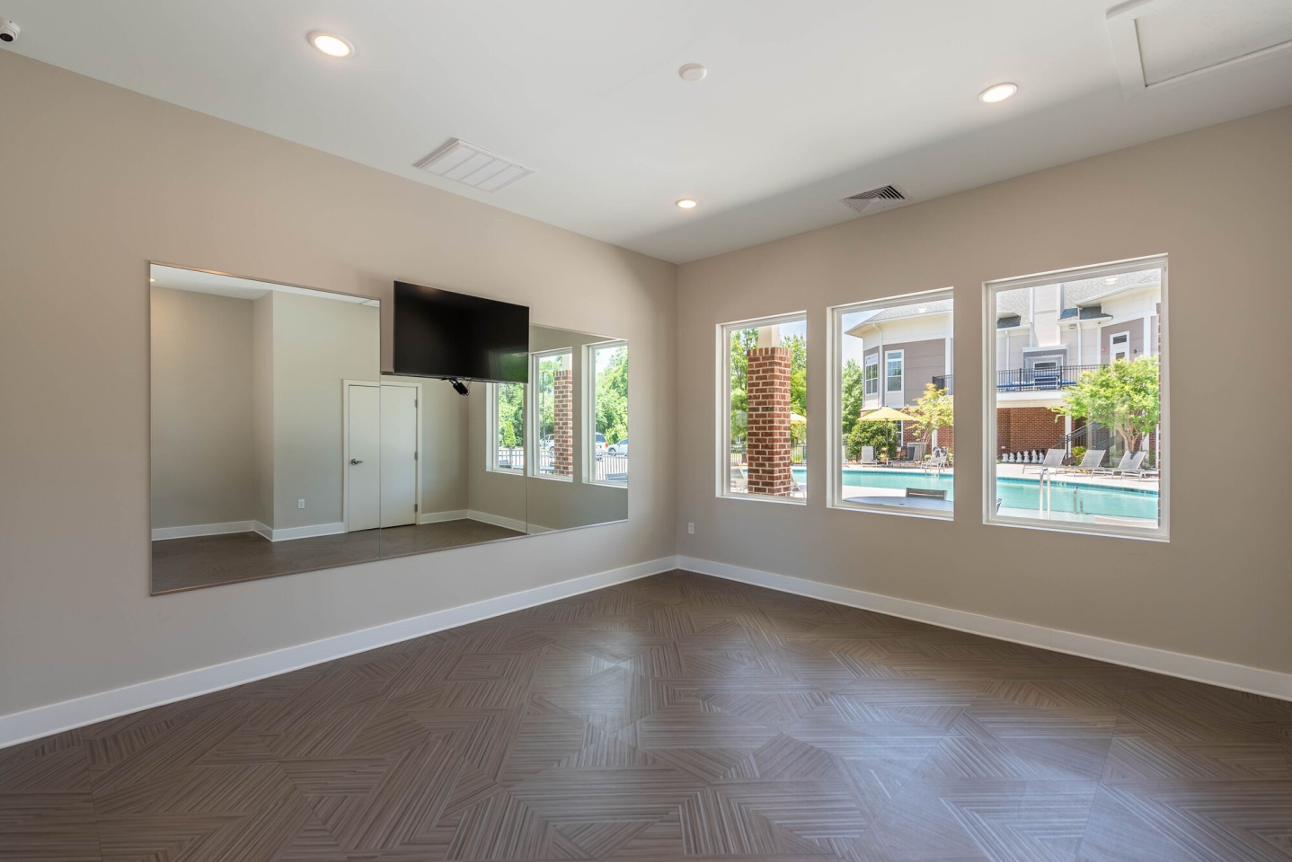 Pinnacle Apartments Image 17