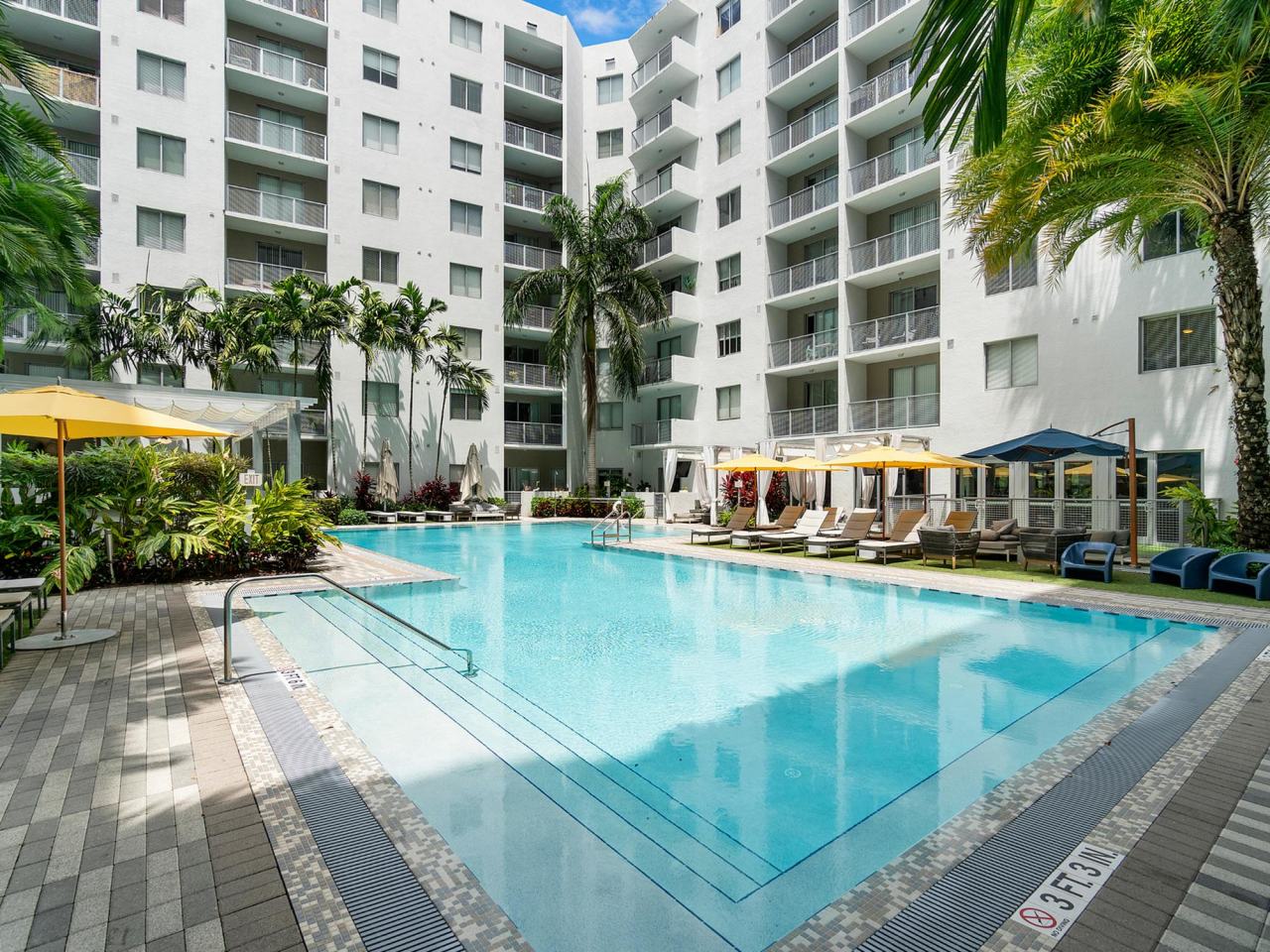 Pearl Dadeland Image 26