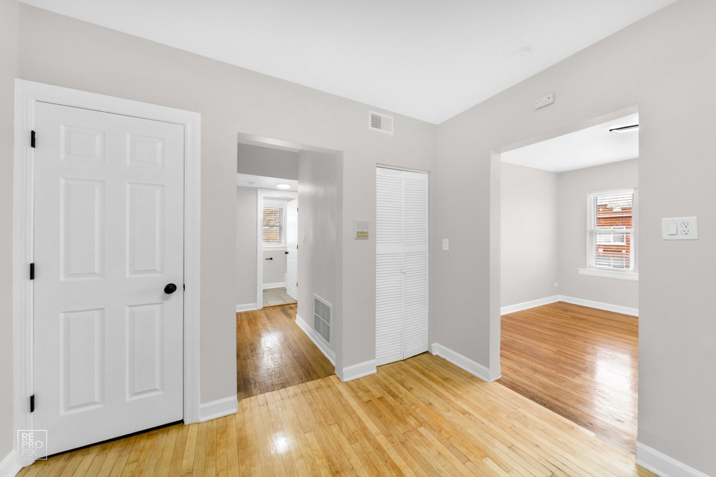 4301 W Potomac Ave Image 5