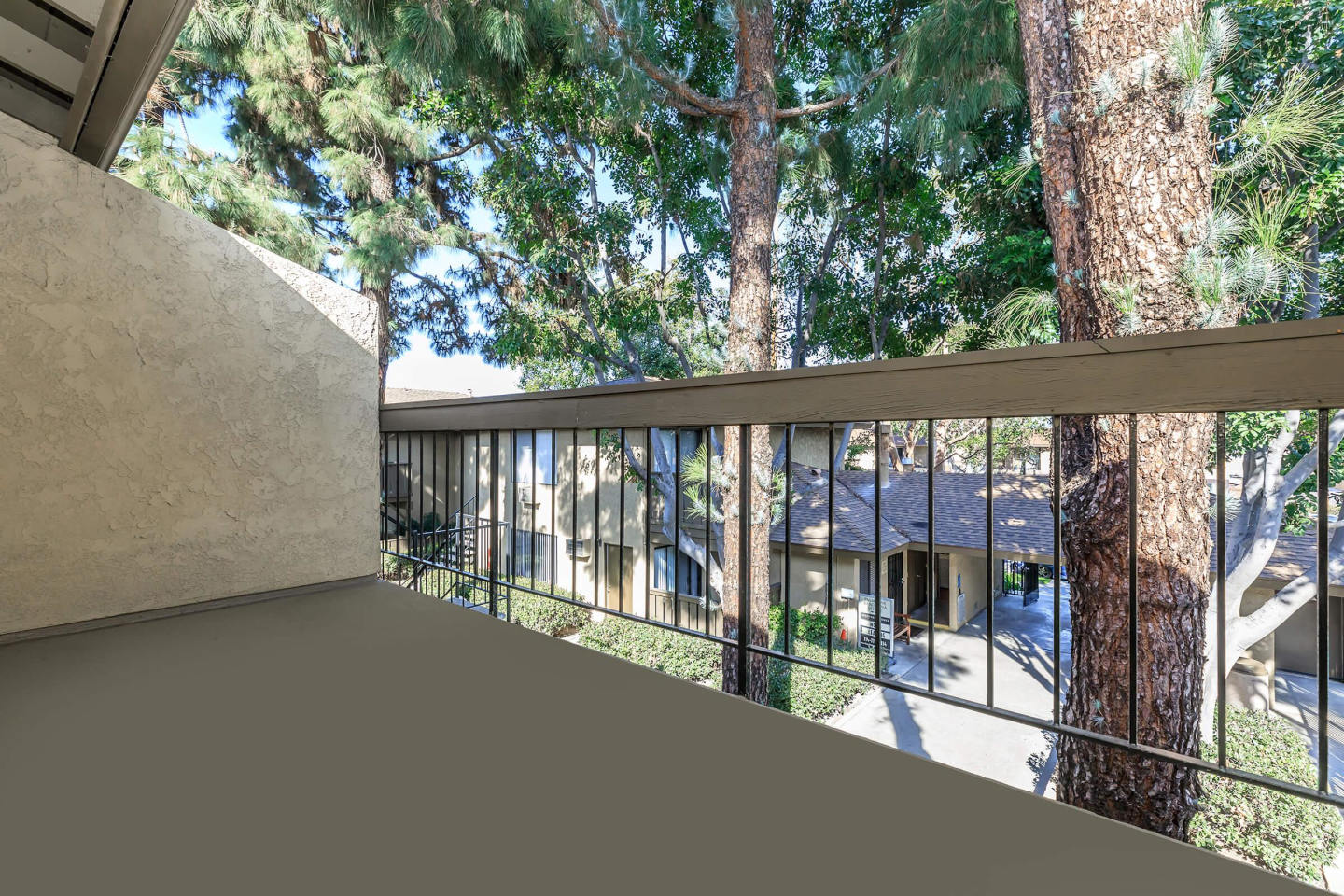 Barcelona, Palm Lane & Seville Apartment Homes Image 49