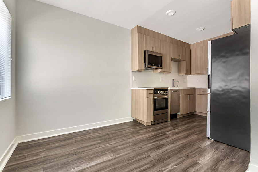 444 28th Street Apartments Image 6