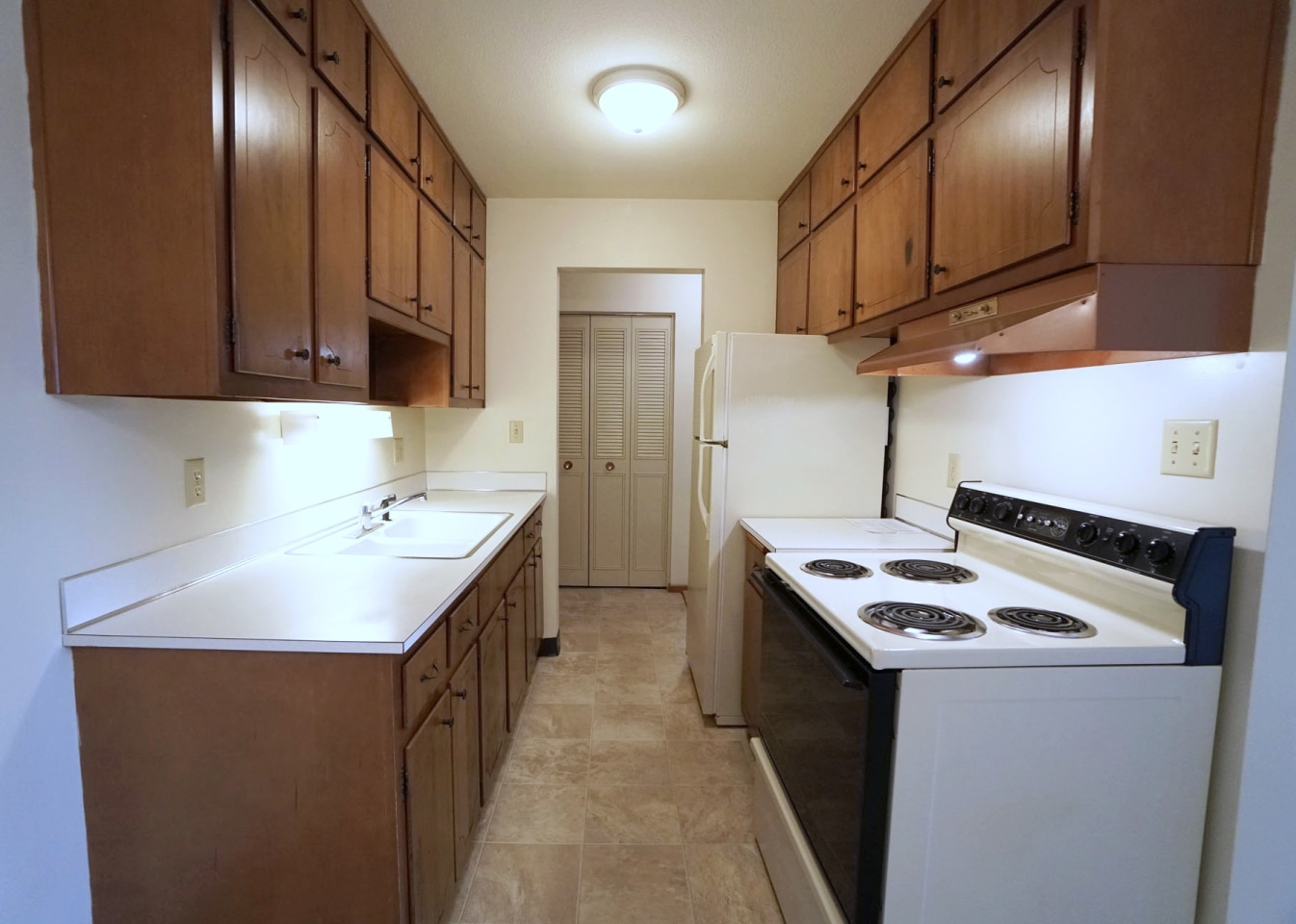 Colonial Terrace Image 10