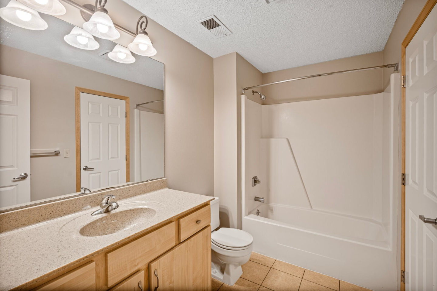 Parkwood Heights Image 24