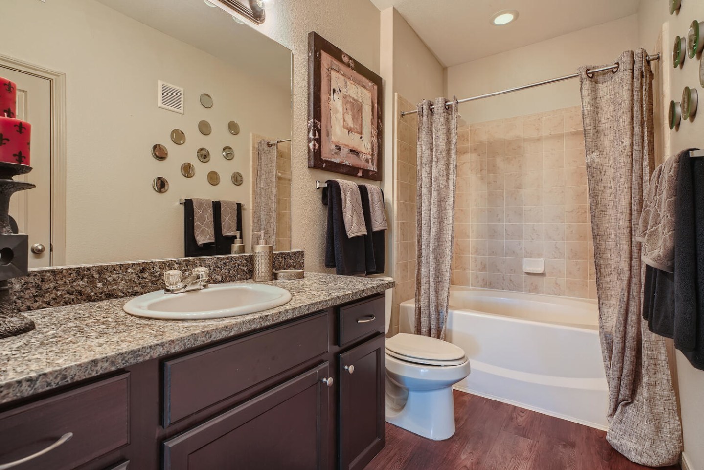 Grand Villas at Katy Image 43