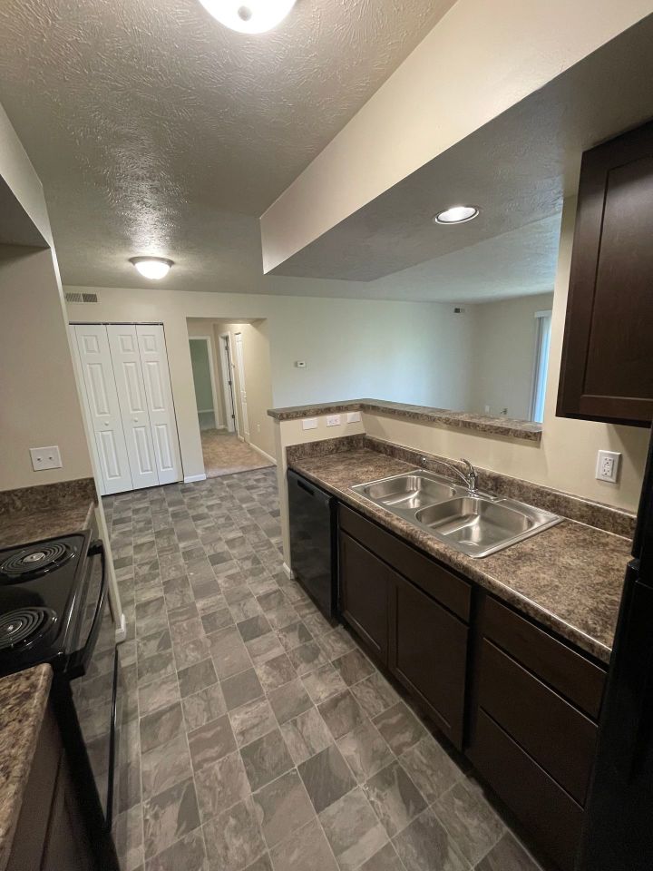 Covington Square on Vale Park Image 3