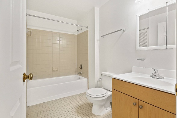 Guilford Manor Image 3