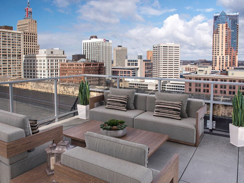 Custom House Image 12