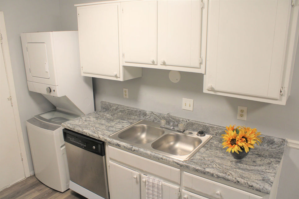Clearbrook Village Apartments Image 5