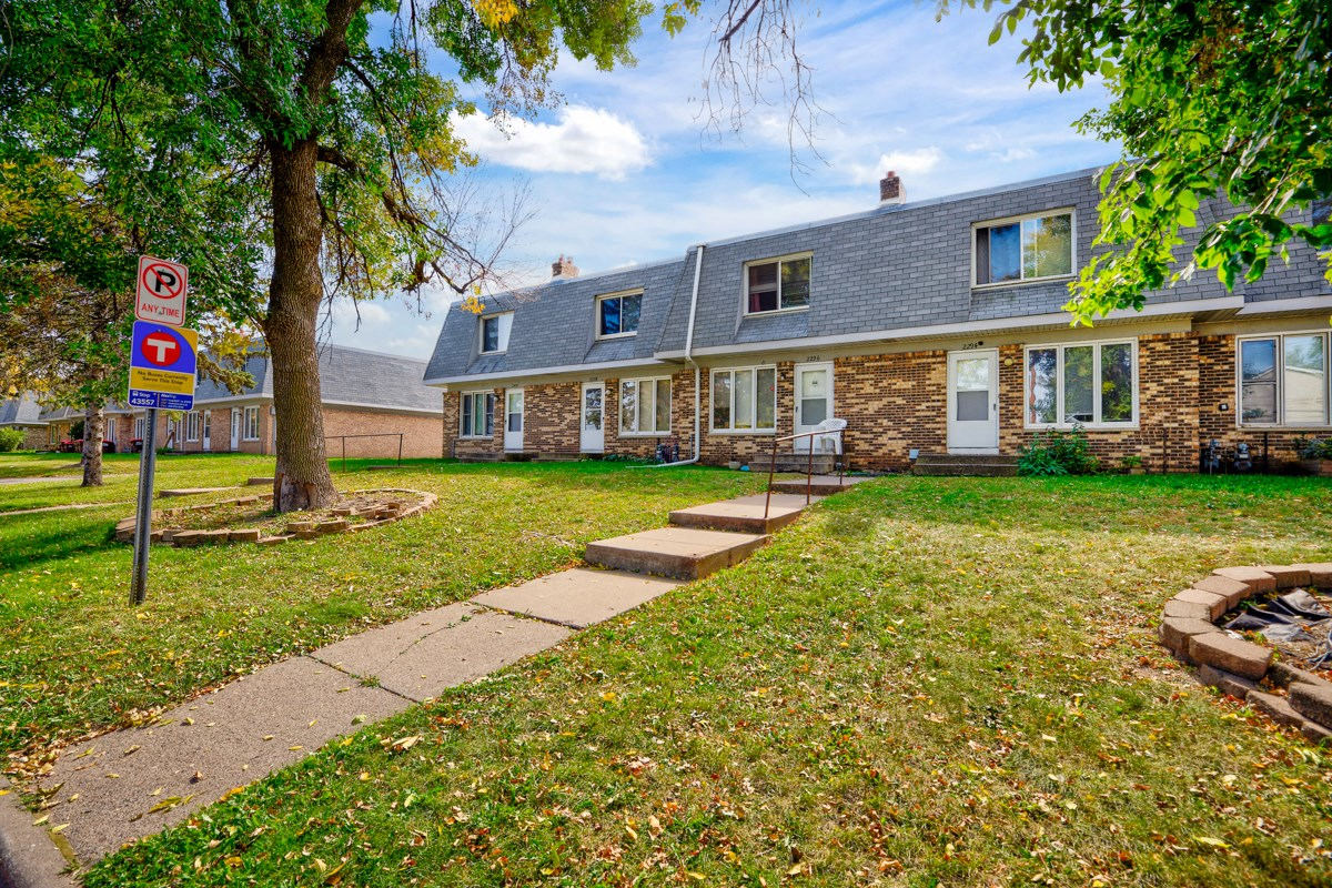 Maple Hills Townhomes Image 1
