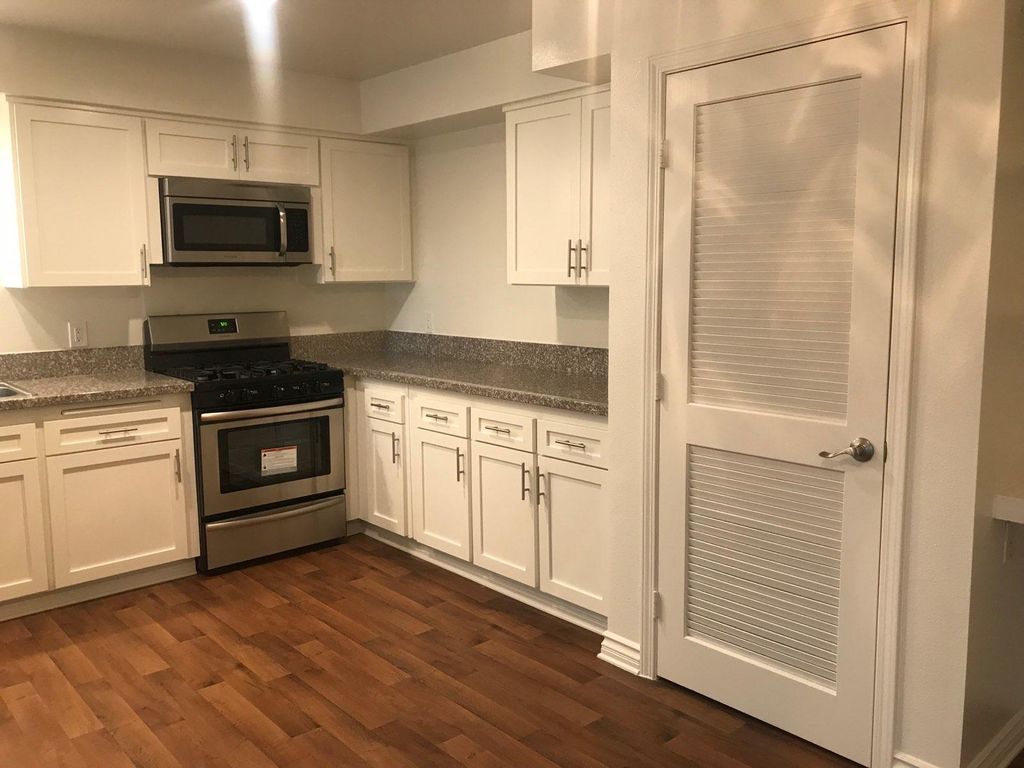 Greenbriar Woods Apartments Image 3