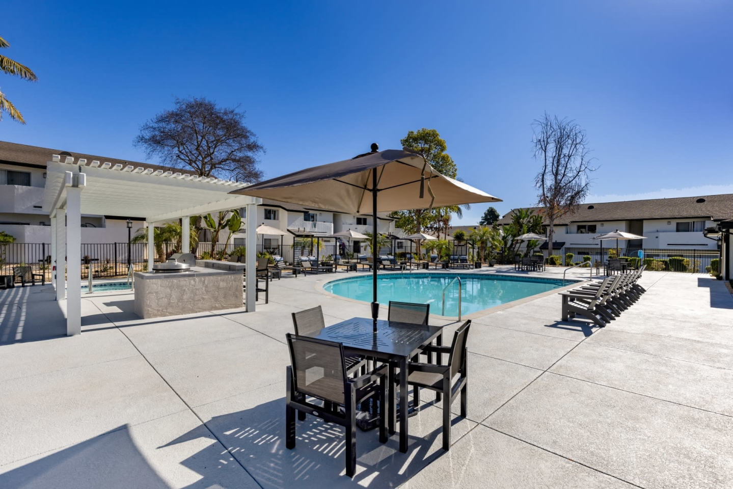 Vista Waterleaf Apartments Image 1