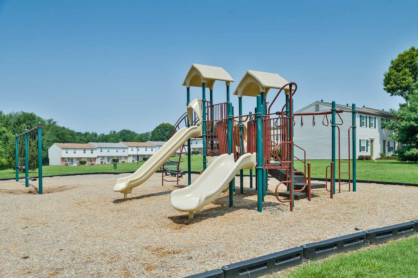 Lake Village Townhomes Image 11