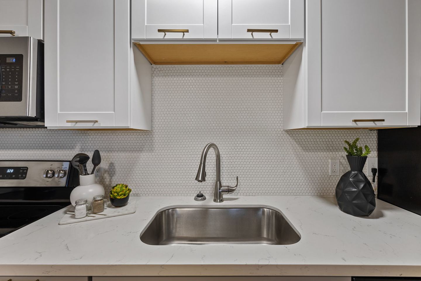 Camelback Village Apartments Image 13