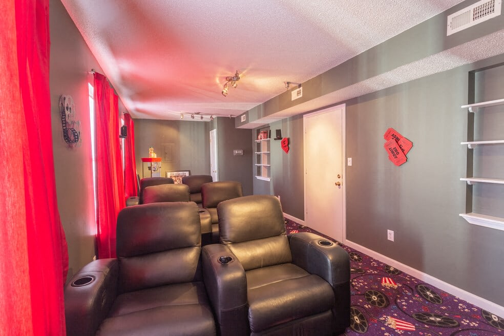Lexington Commons - Senior Housing Image 35