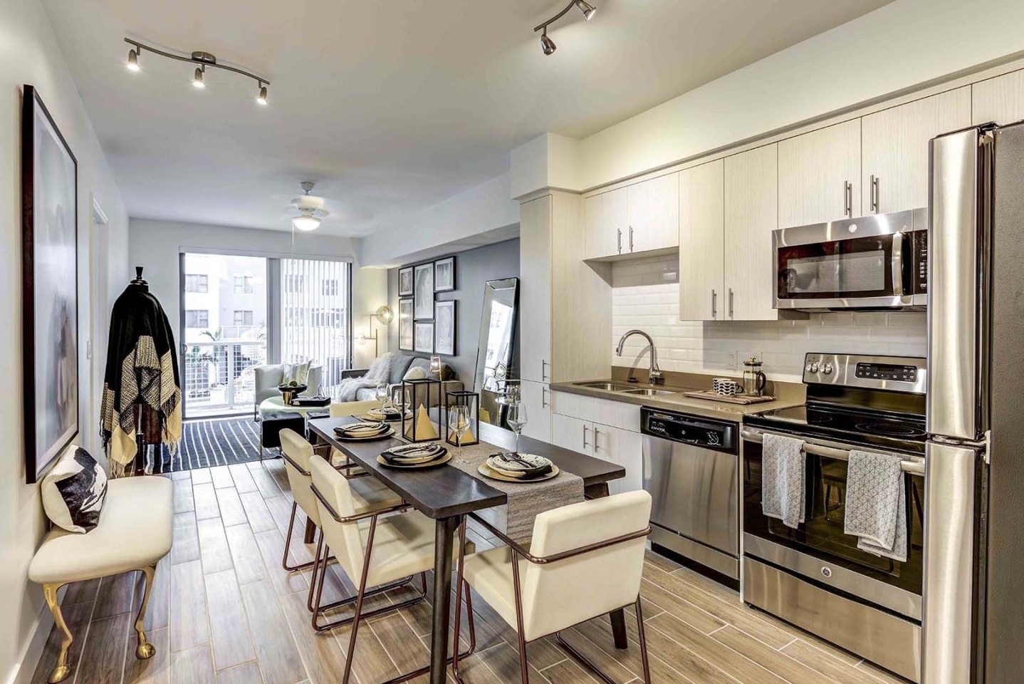 Lazul Apartments Image 3