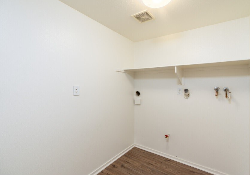 Twin Palm Apartments Image 1
