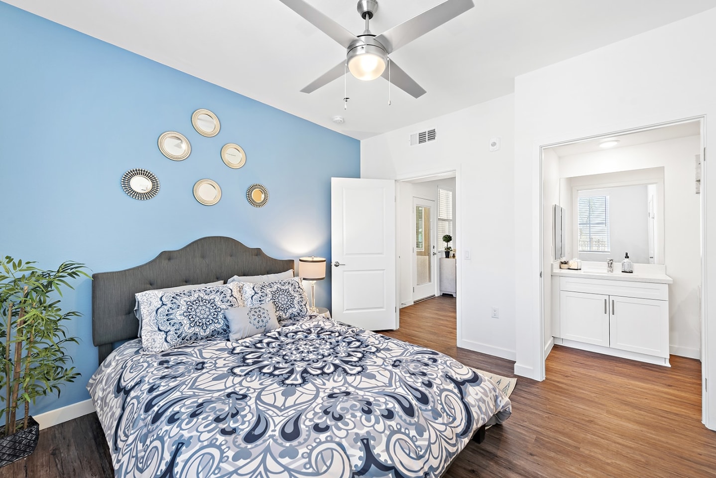 Levante Apartments Homes Image 8