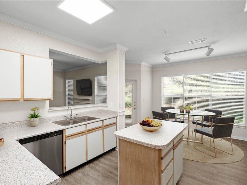 Crescent Apartments Image 20