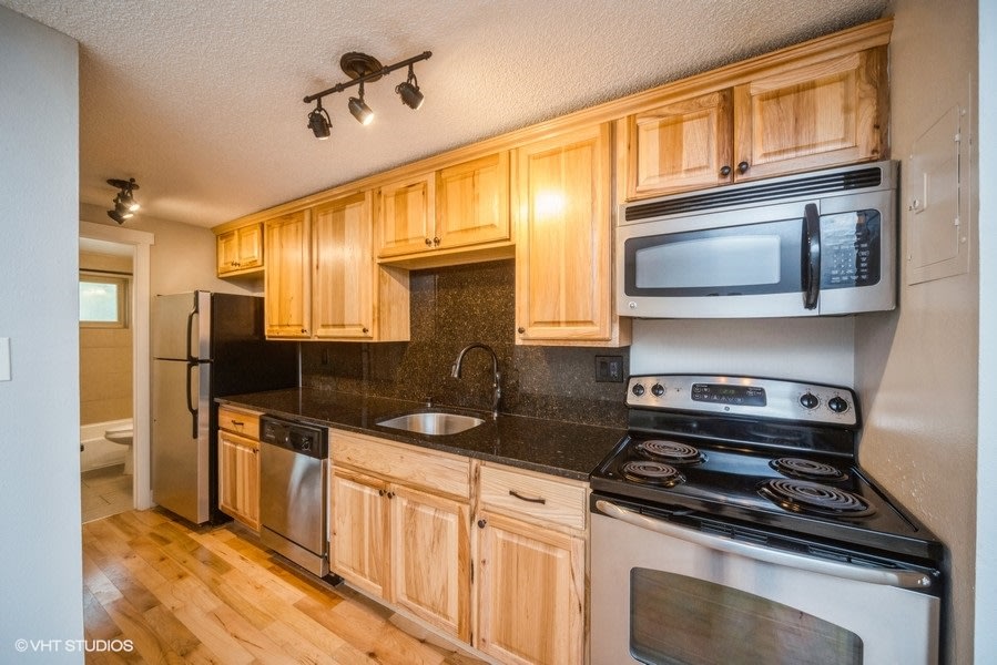 23-33 Pearl Image 6