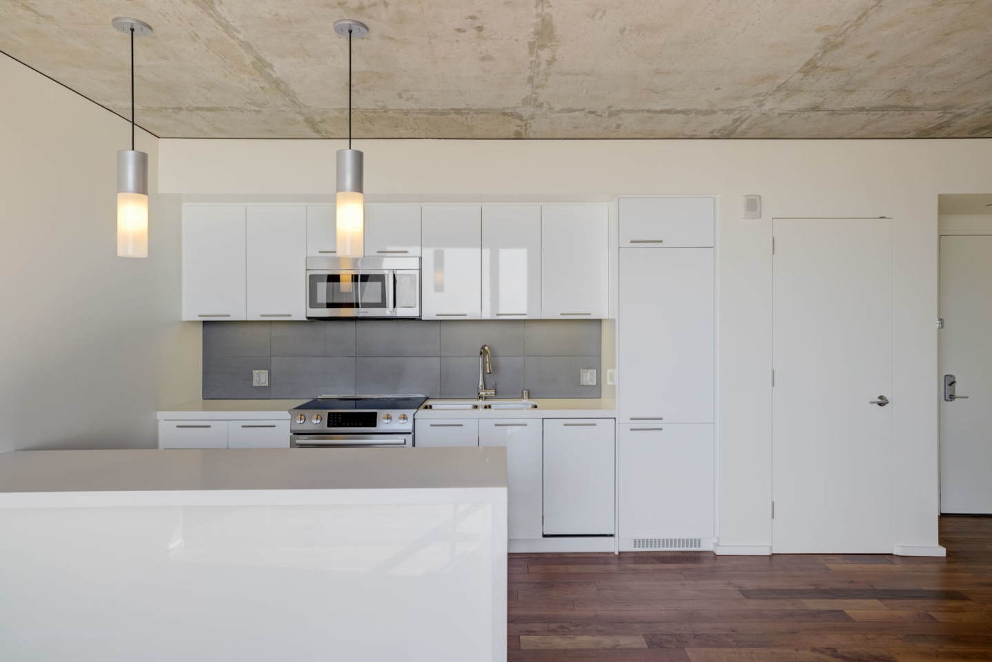 The Apartment Residences at AKA Image 14