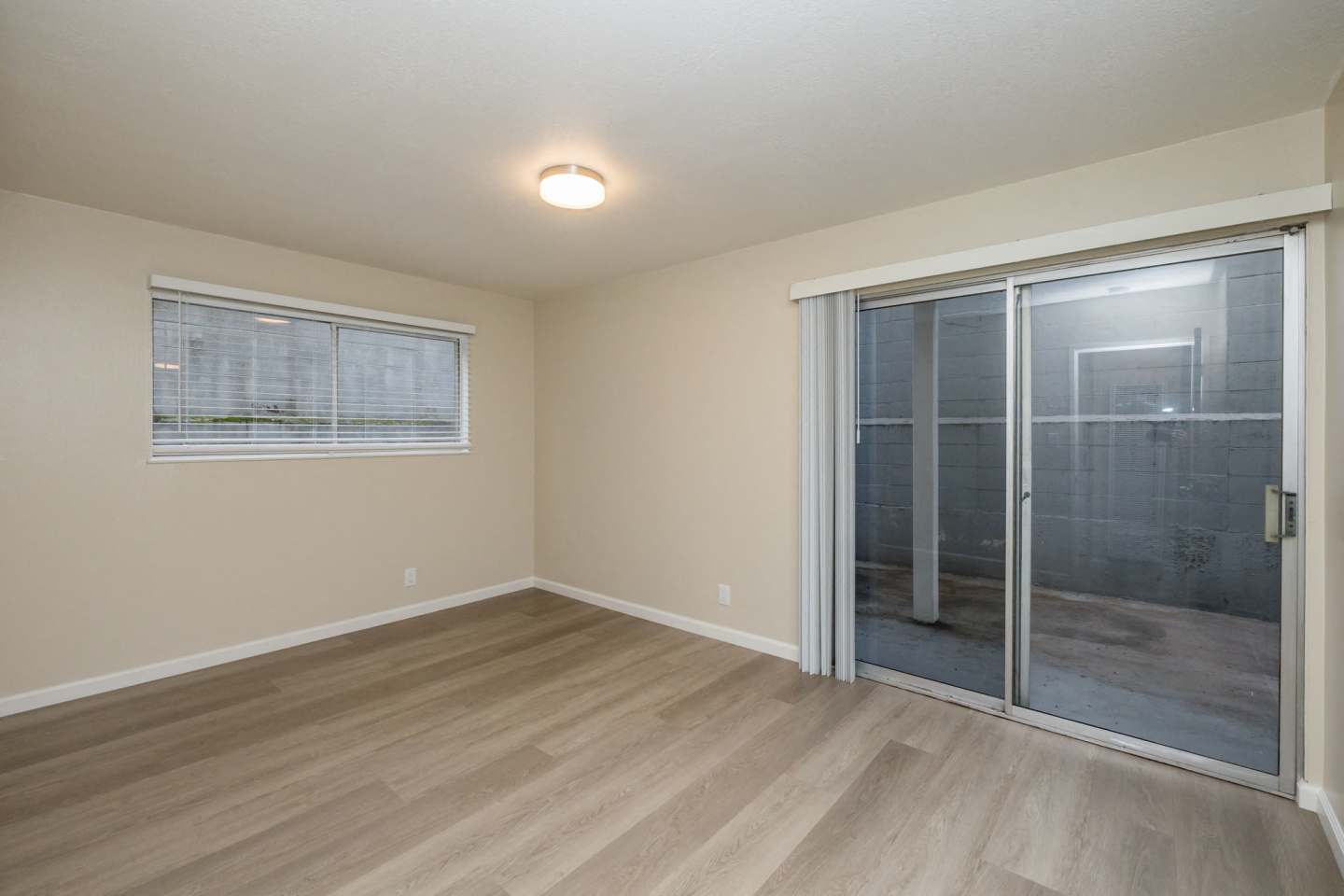 630 Mariposa Image 11
