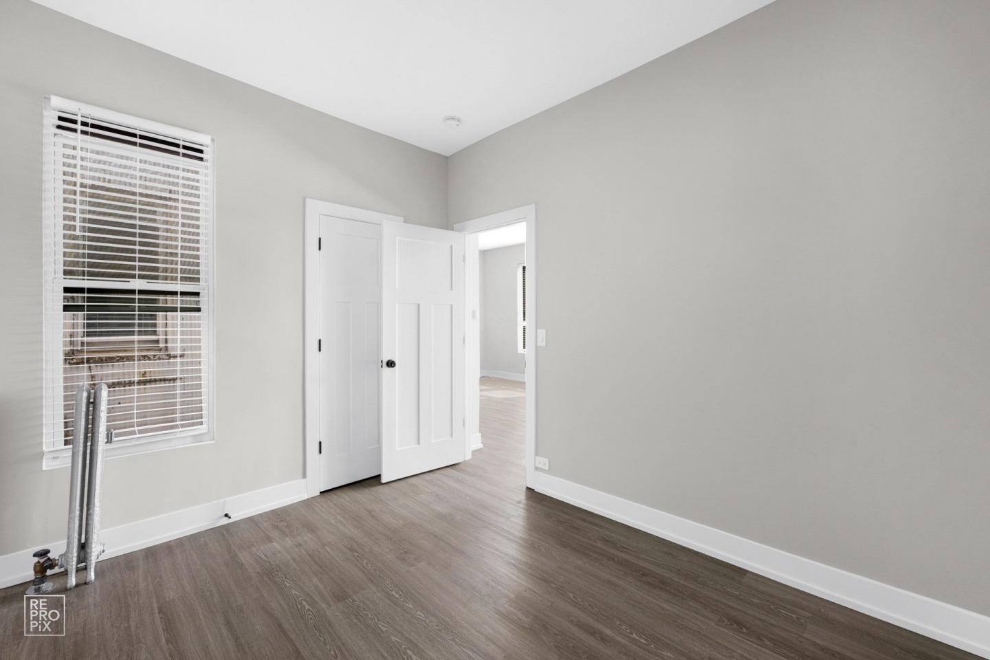 722 S Racine Image 17